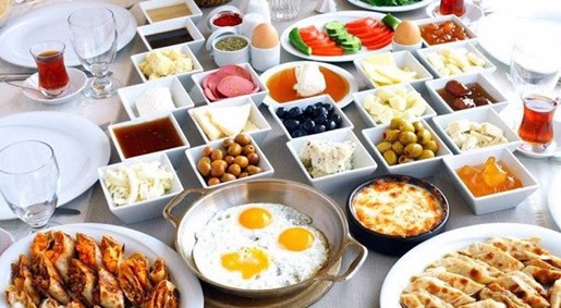 صبحانه،صبحانه در شیراز،کافه صبحانه در شیراز،بهترین صبحانه در شیراز،کافی شاپ سه میم،کافه سه میم